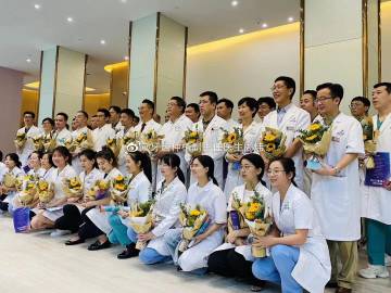 深圳牙齿种植院长周炜